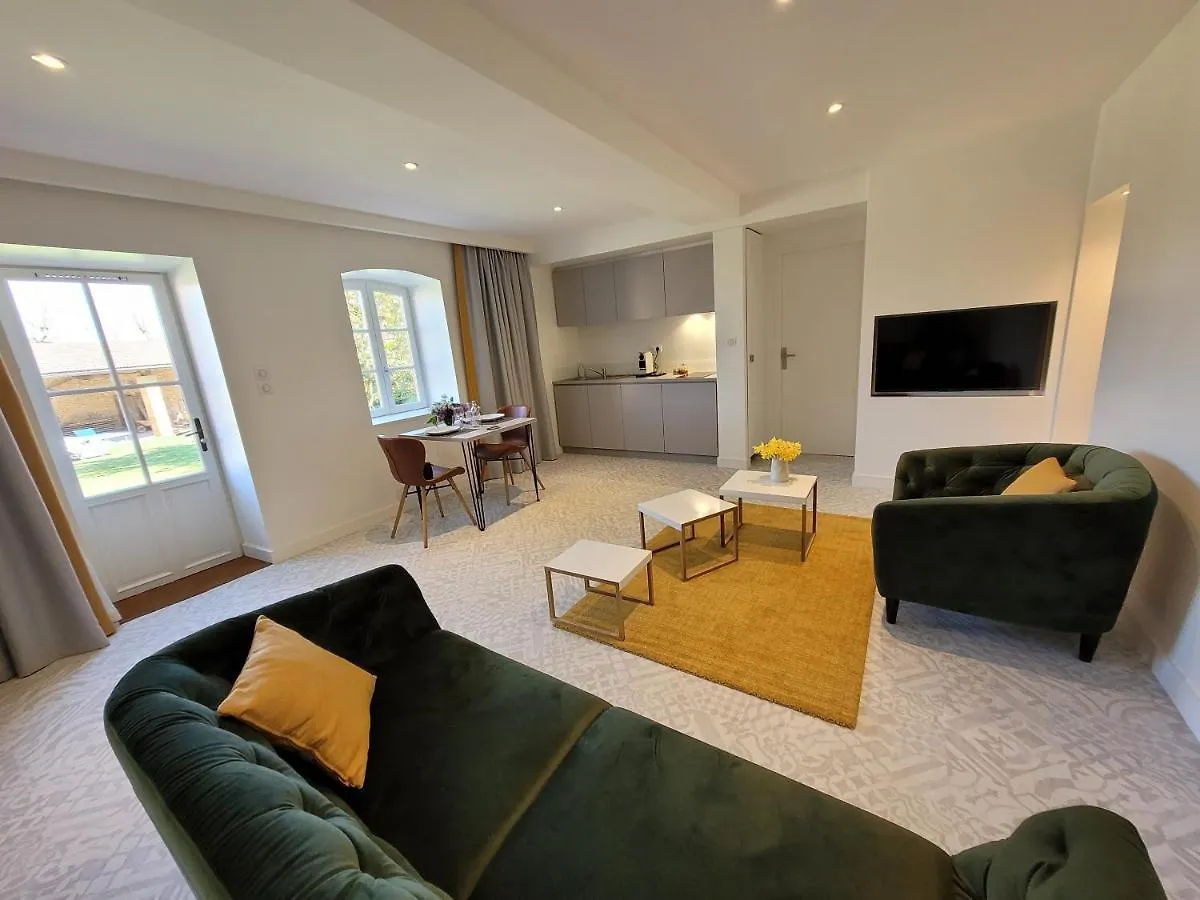 Aparthotel Lodges En Pierres Dorees Saint-Germain-Nuelles