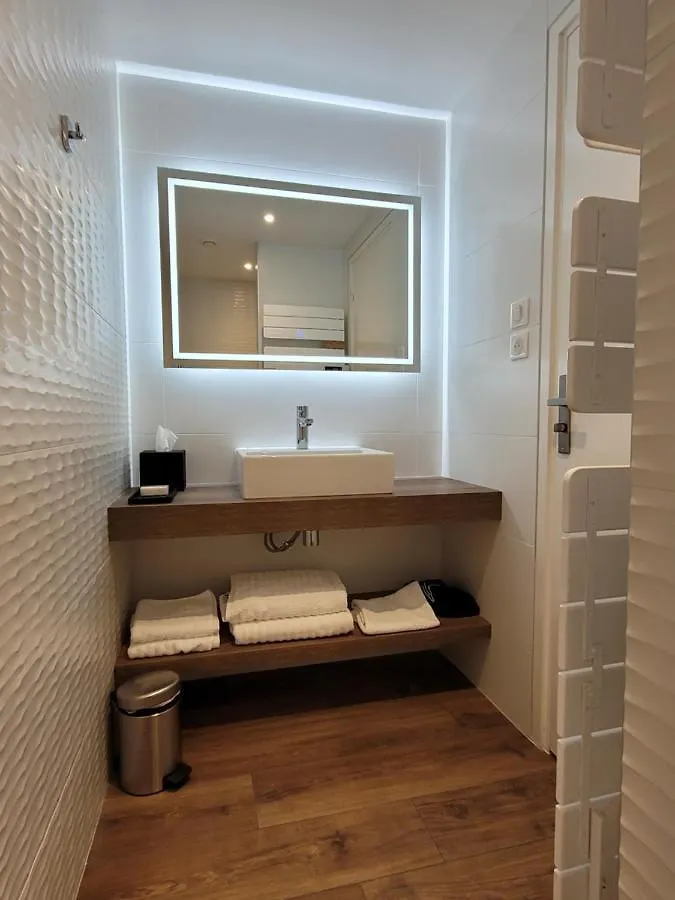 Aparthotel Lodges En Pierres Dorees Saint-Germain-Nuelles
