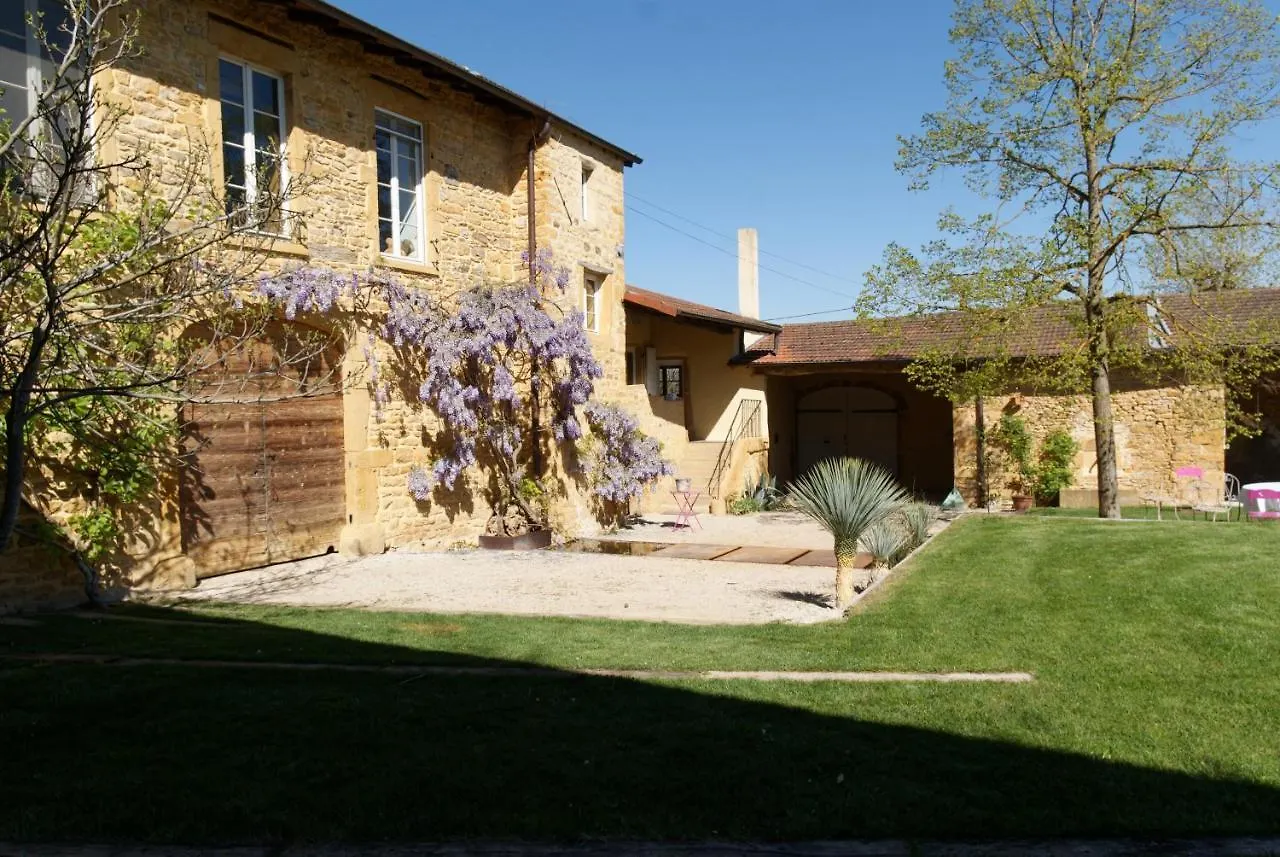 Lodges En Pierres Dorees Saint-Germain-Nuelles